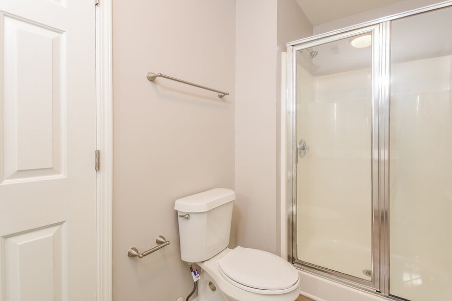 Building Photo - 2010 Greenhill Pass