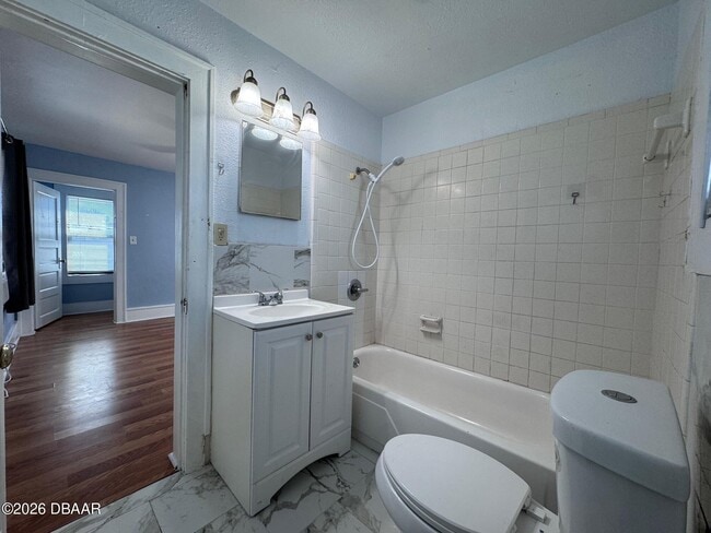 Building Photo - 436 N Grandview Ave