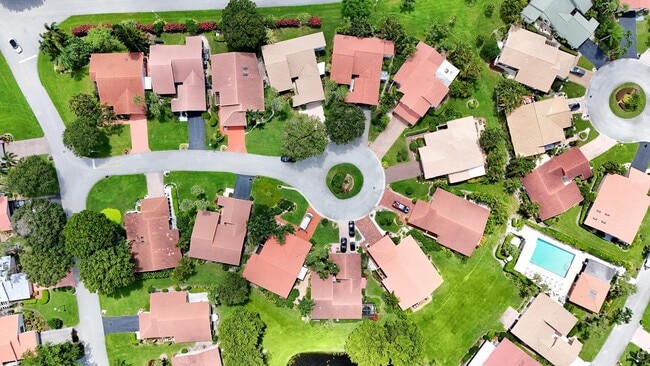 Building Photo - 5529 Lakeview Mews Terrace