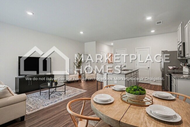 Building Photo - 425 Oakwood Dr NW