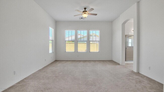 Building Photo - 4163 N Evergreen St