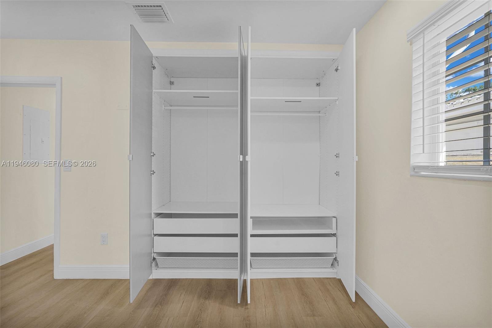 Building Photo - 5781 SW 25th St