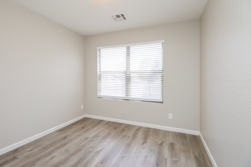 Building Photo - 2602 S Shelby