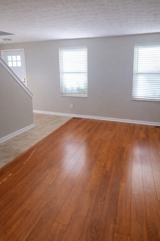 Building Photo - 1260 Komura Ct