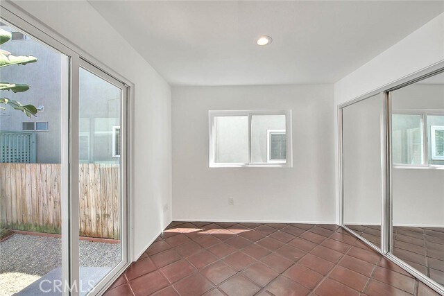Building Photo - 310 Bayview Dr