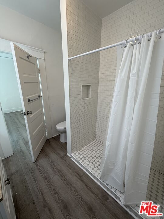 Building Photo - 1406 S St Andrews Pl
