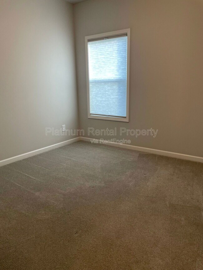 Building Photo - 8225 Crooked Crk Dr