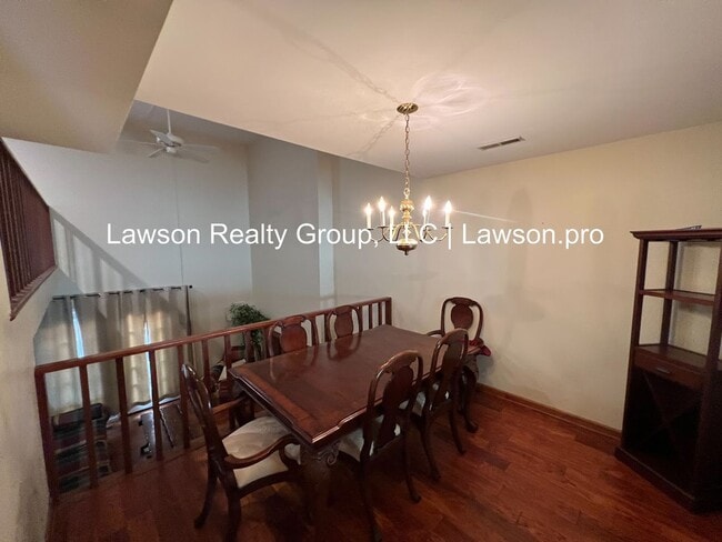 Building Photo - 2217 Jefferson St SW