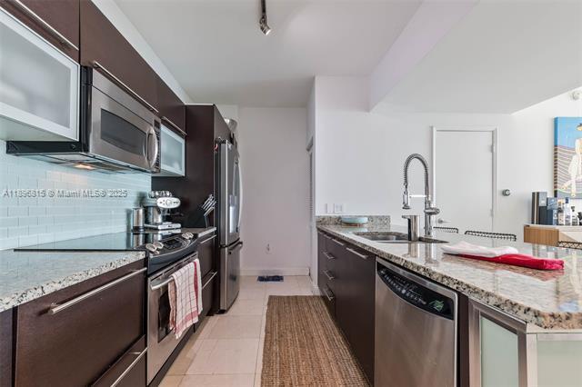 Building Photo - The Plaza 901 Brickell