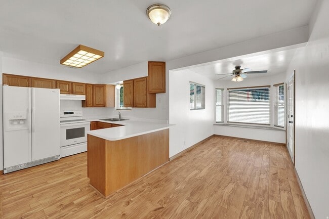 Building Photo - 9325 Quail Hollow Cir
