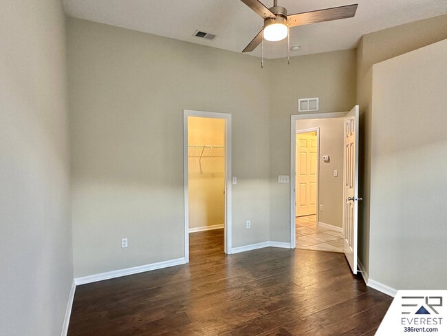 Building Photo - 32 Pierce Ln