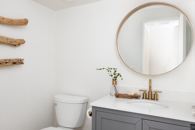 Building Photo - Beautifully remodeled home in the desirabl...