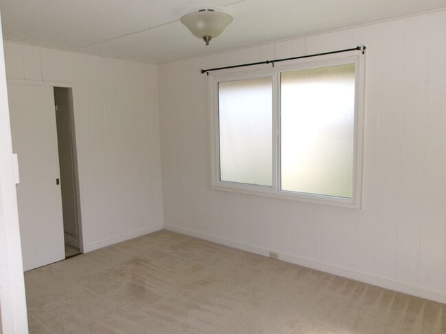 Building Photo - Halawa Drive
