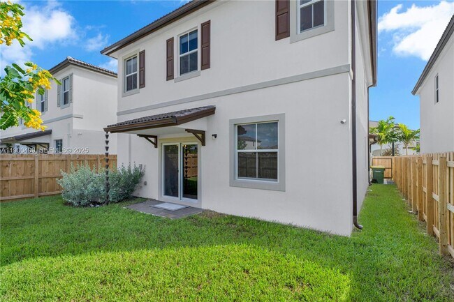 Building Photo - 2444 SE 24th Ave