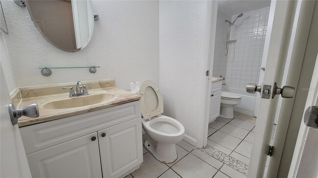 Building Photo - 6004 Village Cir S