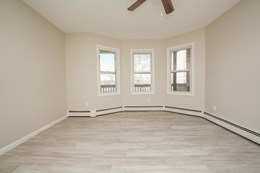 Living room - 104 Cambridge Ave