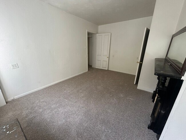 Building Photo - Super Spacious Three Bedroom on Bates Street! Deck & Patio! Washer & Dryer Included! Call Today!