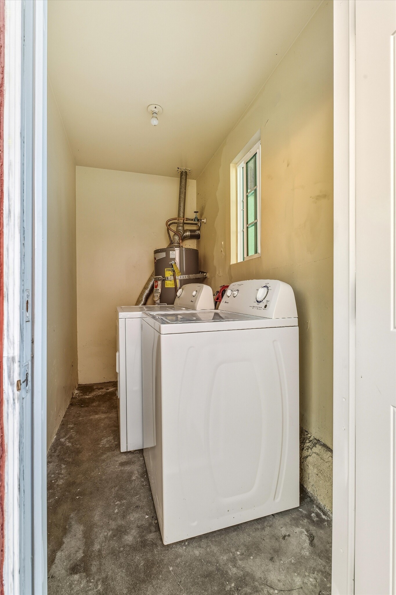 Building Photo - 1319 S Mansfield Ave