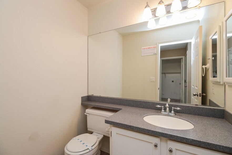 Building Photo - 4214 E Saltsage Dr