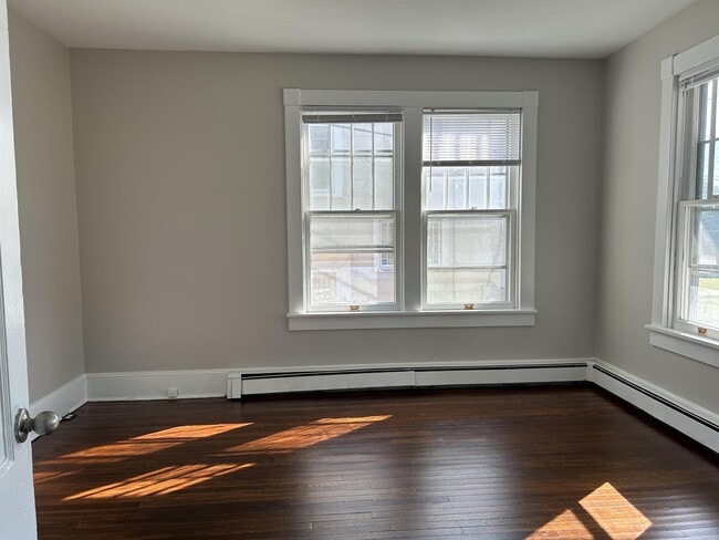 Building Photo - 1731 Valley Ave