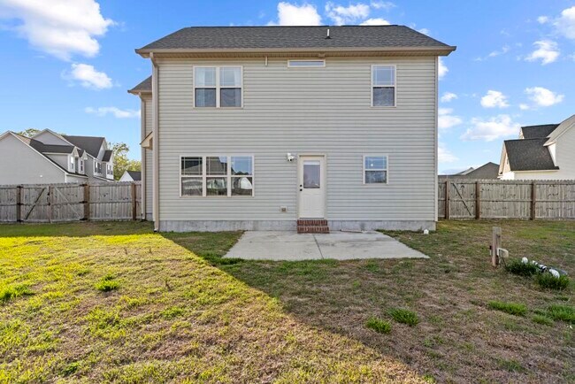 Building Photo - 707 Pandion Ct