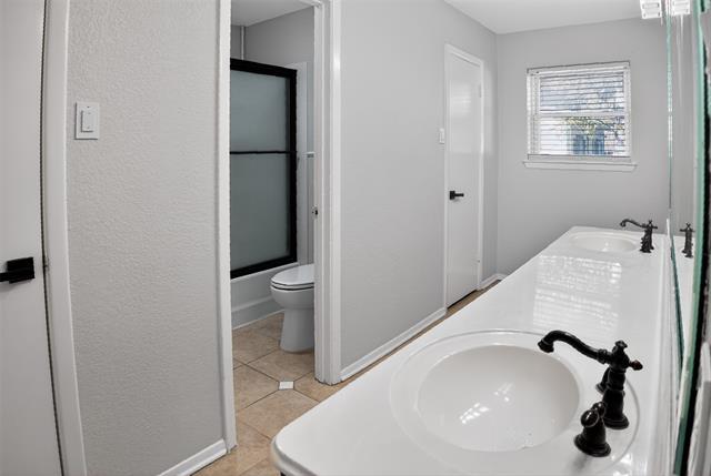 Building Photo - 6425 Heidelburg Ct