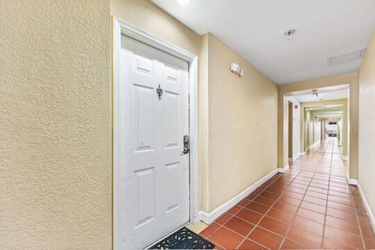 Building Photo - 720 S Sapodilla Ave