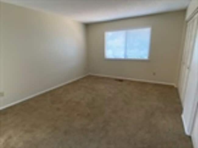 Building Photo - 8835 Hood Mountain Cir