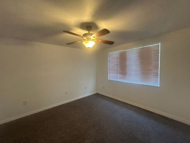 Building Photo - 2 Bed/1 Bath, Single Family Home in Beacon Square AVAILABLE NOW!!