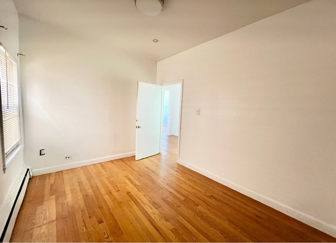 Building Photo - 848 Huntington Ave