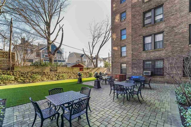 Building Photo - 50 Glenwood Ave