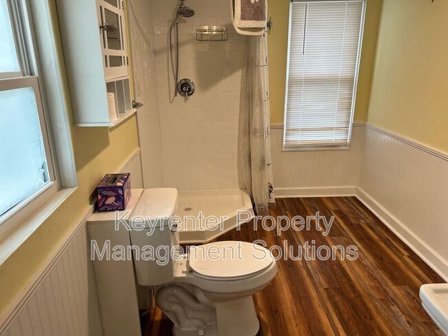 Building Photo - 2312 Poplar St