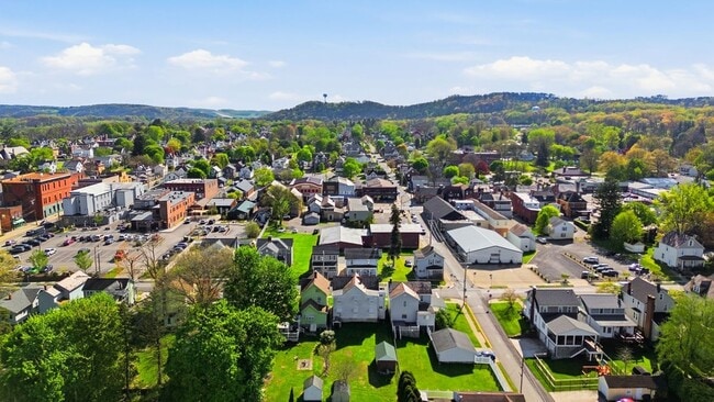 Building Photo - 125 S Clay St