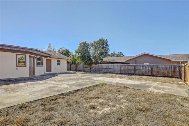 Building Photo - 7012 Pin Cherry Ln