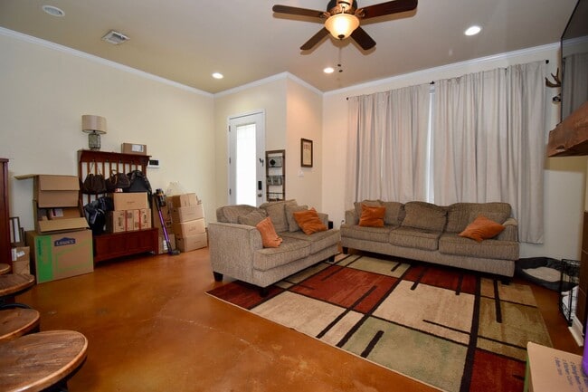 Building Photo - 3 Bed, 2 Bath Home in Ruston