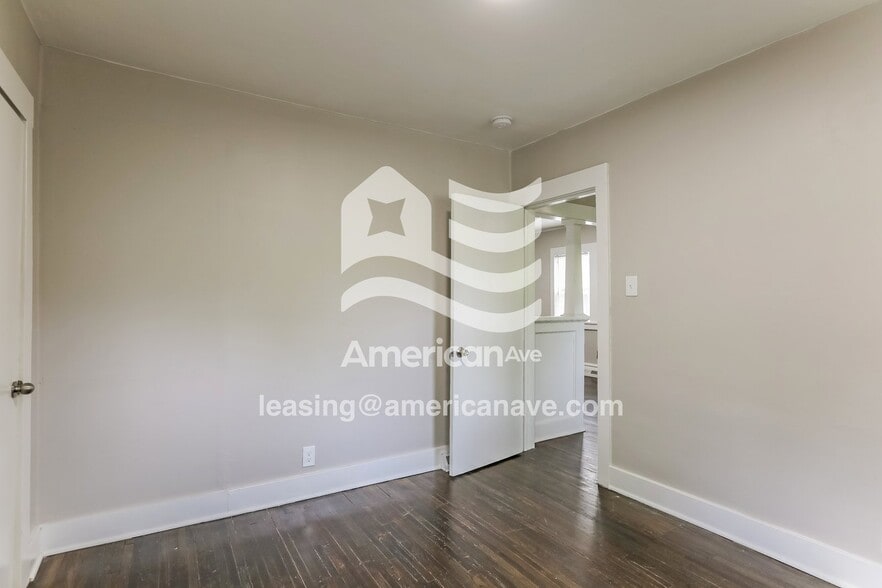 Building Photo - 6929 Chestnut Ave