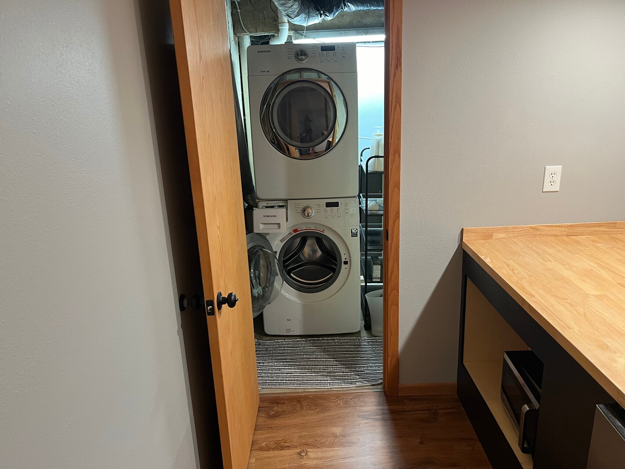 Building Photo - 1909 Holiday Rd