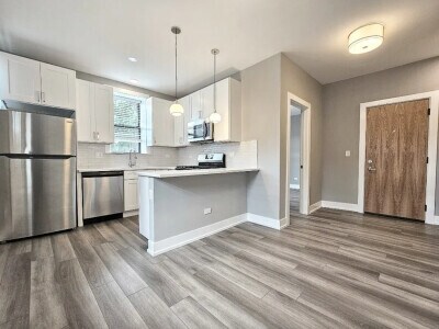 Building Photo - 3919 N Janssen Ave