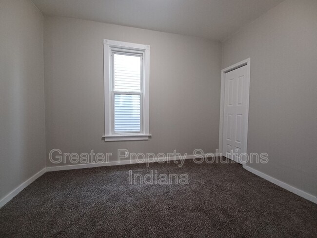 Building Photo - 1719 Sheridan Ave