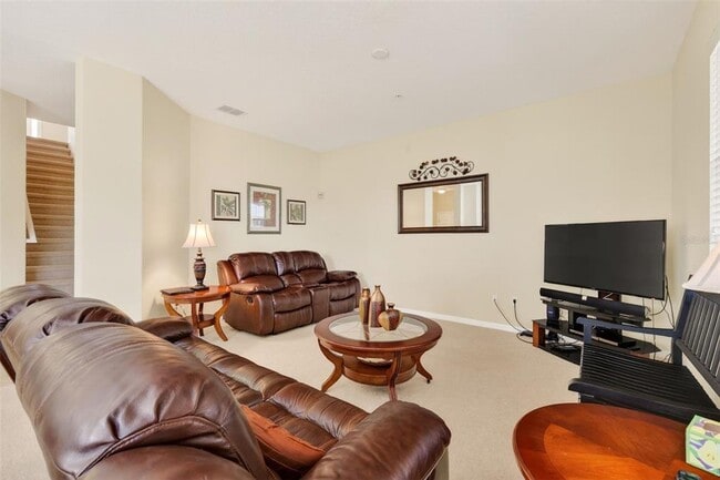 Building Photo - 1323 Priory Cir