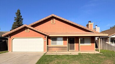 Building Photo - 2 WEEKS FREE RENT November Special - Roomy...