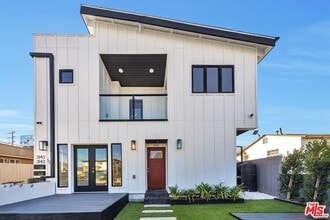 Building Photo - 3141 S Halm Ave