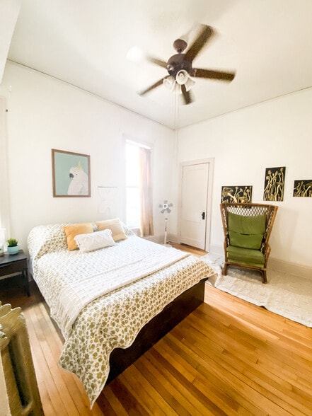 Building Photo - 2419 1st Ave S