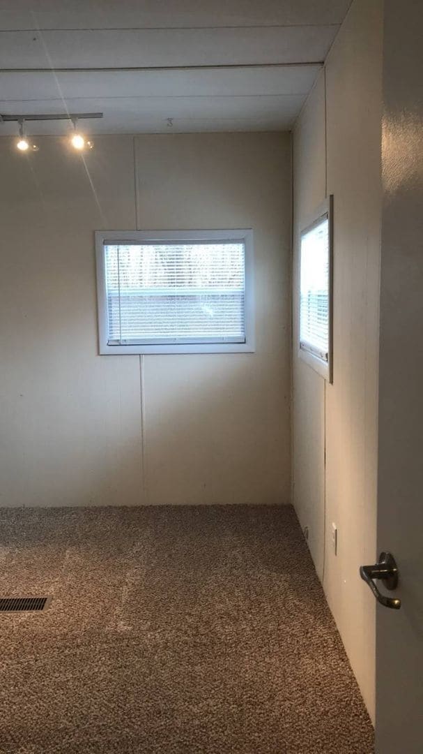 Building Photo - Updated 3 bedroom 1 bath mobile home with open floor plan