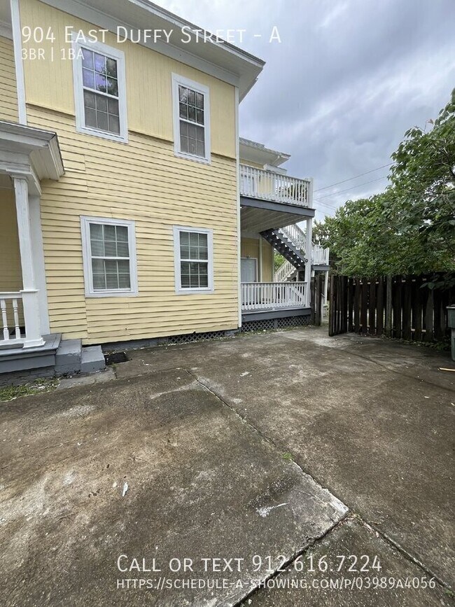 Building Photo - 904 E Duffy St