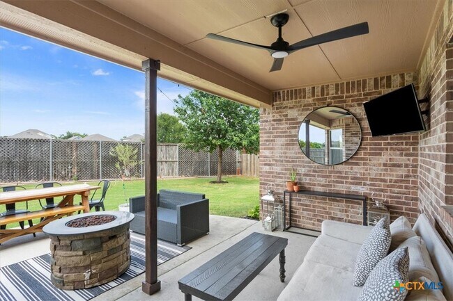 Building Photo - 5102 Dauphin Dr
