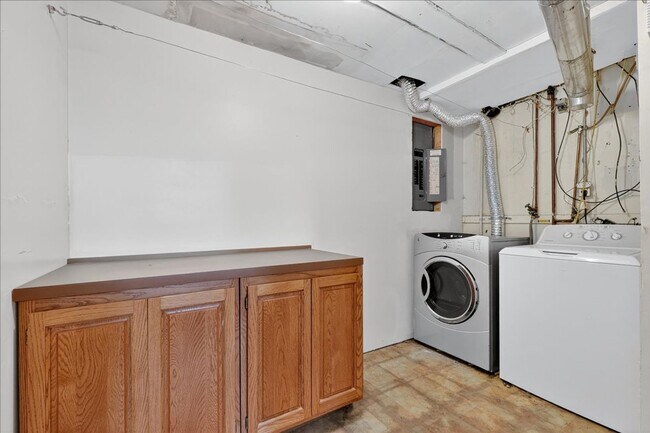 Building Photo - Step inside to experience the charm!
