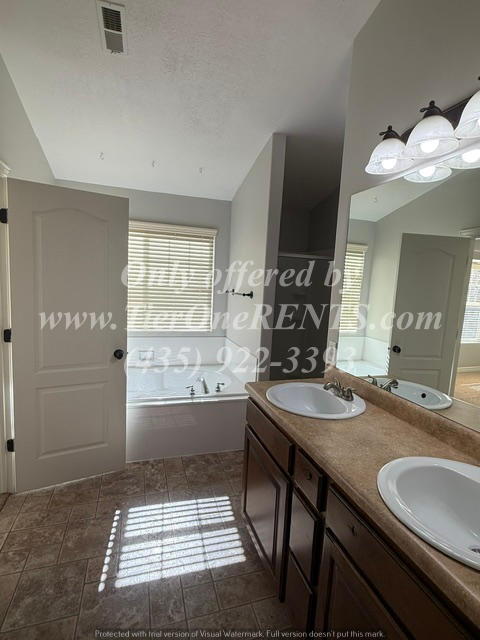 Building Photo - NO DEPOSIT option available for qualified renters!