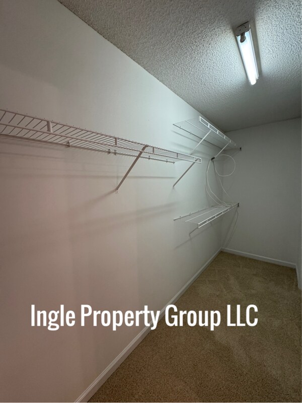 Building Photo - 18 Shapiro Ct