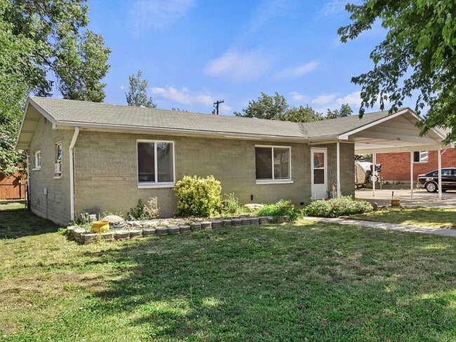 Building Photo - 770 W 220 N